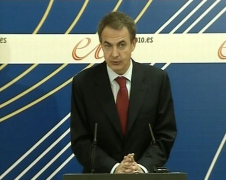 Zapatero felicita a la Erztaintza por la operación contra ETA