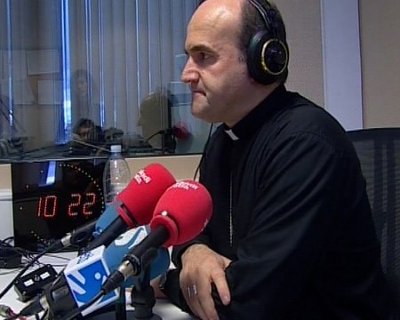 Munilla desvía la atención: En la Iglesia también hay problemas internos