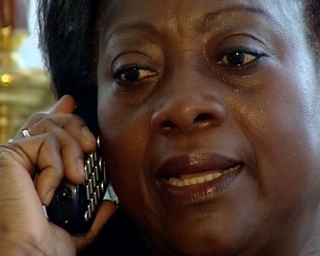 España busca a los suyos en Haití