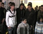 Messi visita a niños enfermos en hospital