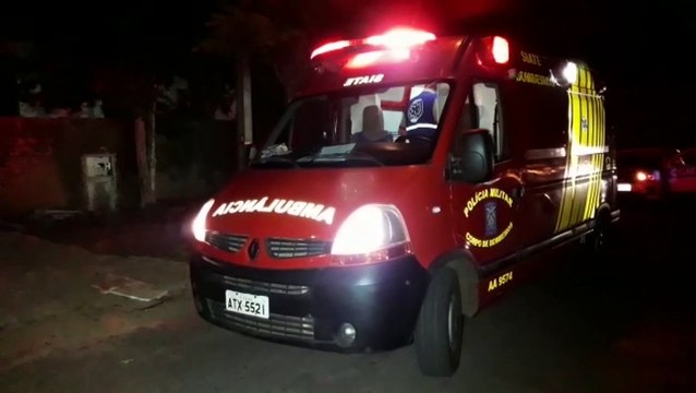 Homem vítima de agressão é socorrido pelo Siate