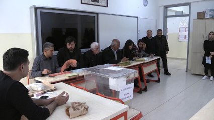 Türkiye sandık başında - Oylarını çocuklarıyla birlikte kullandılar - ADIYAMAN