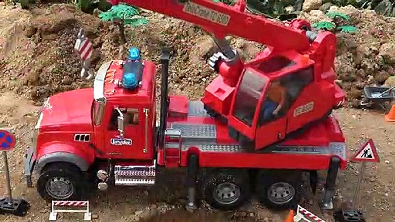 Des Voitures de Police, Pelle, Tracteur, Camion à Ordures Jouets Unboxing BRUDER Véhicules pour les Enfants