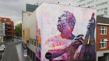 فن الشوارع يلتقي بالأساطير اليونانية