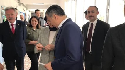 İstanbul Valisi Ali Yerlikaya, Oyunu Aybars Ak Ortaokulunda Kullandı