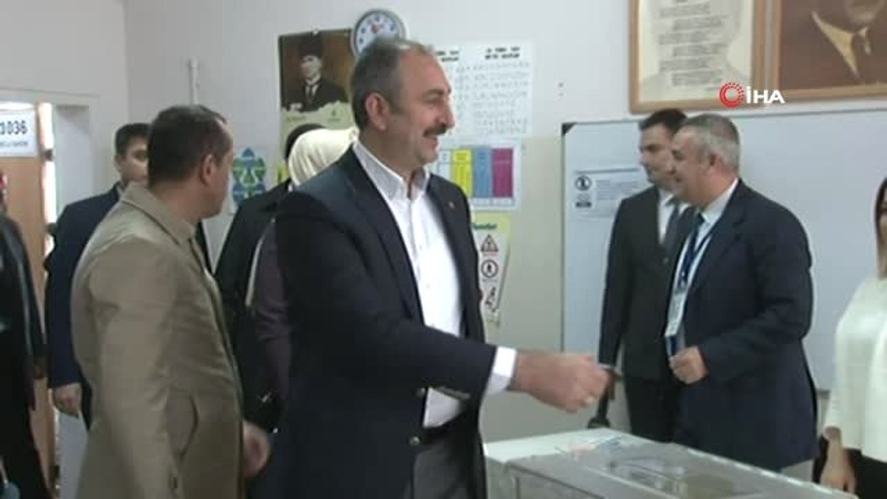 Adalet Bakanı Gül, Oyunu Kullandı