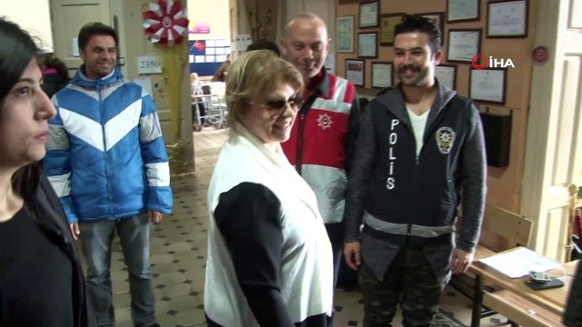 Eski Başbakan Tansu Çiller oyunu Sarıyer’de kullandı