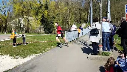 Trail des Tranchées de Verdun : les premiers concurrents  arrivent au Pré-l'évêque