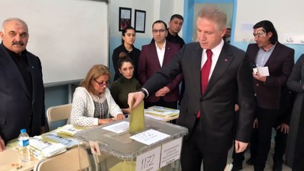 Valisi Davut Gül oyunu kullandı - GAZİANTEP