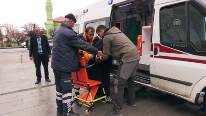 Hastalar oy kullanmaya ambulansla götürüldü - ERZİNCAN