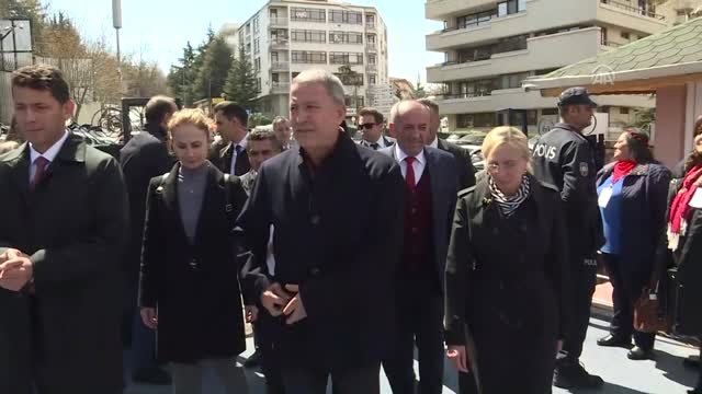 Milli Savunma Bakanı Akar Oyunu Kullandı