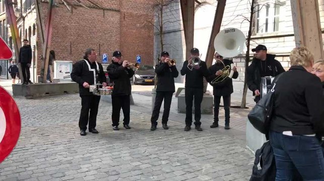 Mons : des orchestres étaient présents sur le parcours du semi-marathon de Mons
