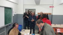 Tunceli'de AK Parti ve Tkp Adayları Oy Kullanmak İçin 20 Dakika Sırada Bekledi