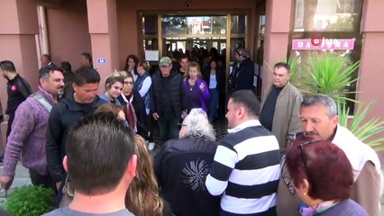 - Önce sandığa sonra sahile koştular