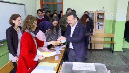 Kocaeli Valisi Hüseyin Aksoy, oyunu kullandı - KOCAELİ