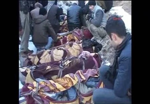 Decenas de kurdos muertos en un bombardeo de la aviación turca