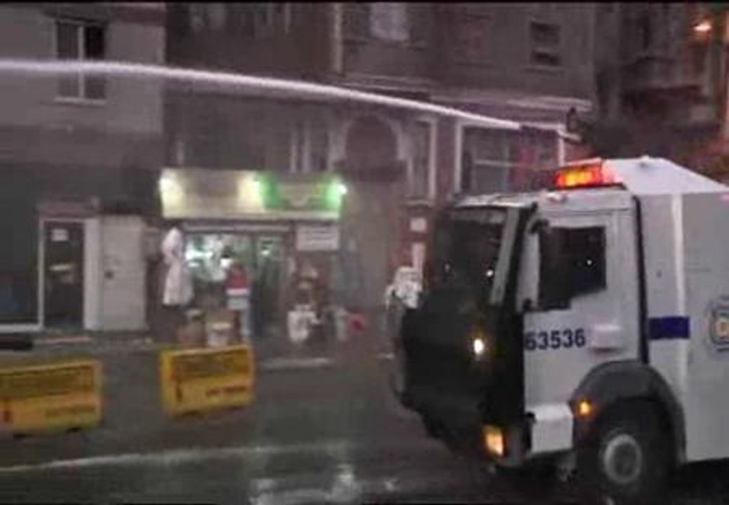 Disturbios en Estambul entre la policía y manifestantes pro kurdos