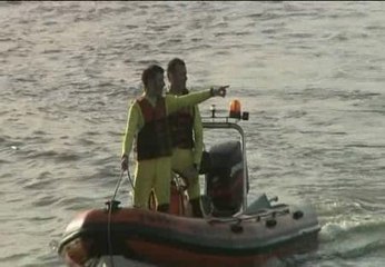 Un hombre muere al volcar la barca en la que viajaba en Gijón