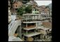 Instalan escaleras mecánicas en un barrio pobre de Medellín