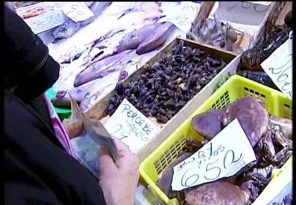 Los precios se disparan en Navidad, pero los consumidores contienen el gasto
