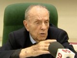 Manuel Fraga deja la política después de 60 años
