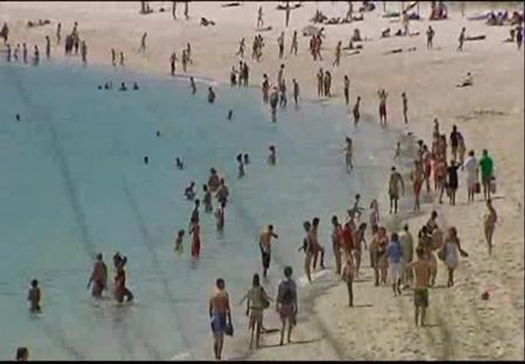 Las Islas Cíes cuelgan esta semana el cartel de "completo"