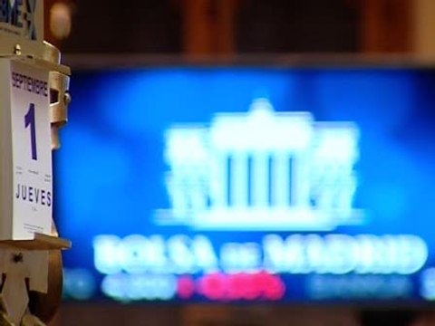 El Ibex sube un 0,49% y termina en 8.761 puntos