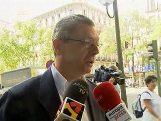 PP y PSOE piden respeto entre laicos y cristianos