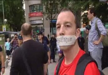 El movimiento 15M camina de Génova a Ferraz pidiendo un referéndum