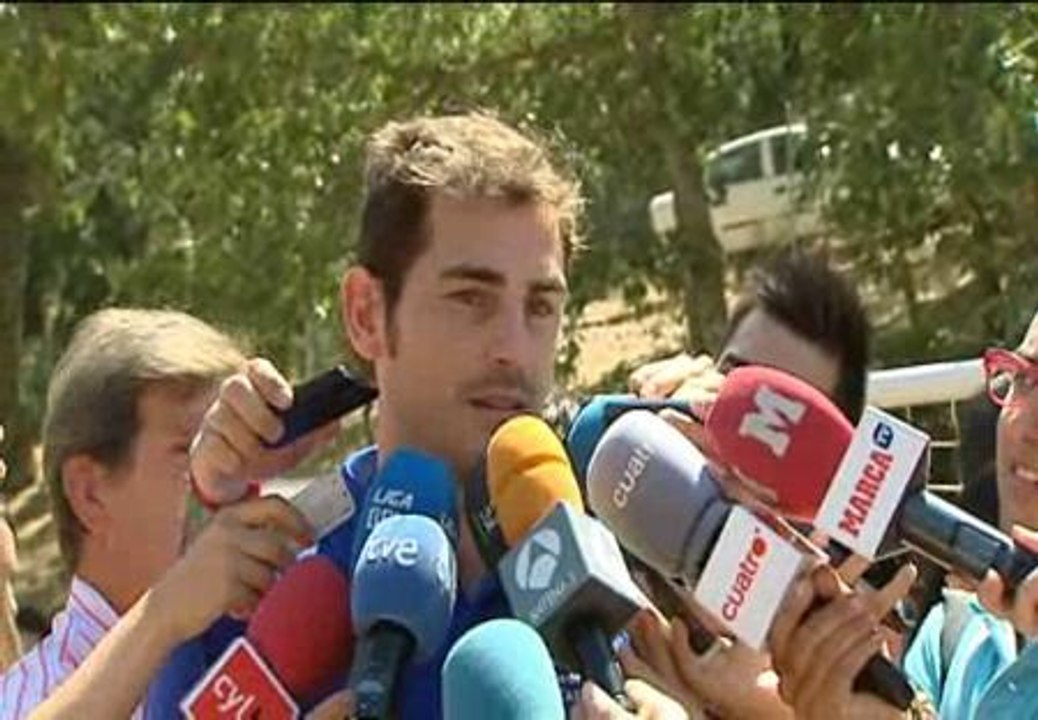 Casillas: "A veces discrepo con Mourinho pero con buena relación"