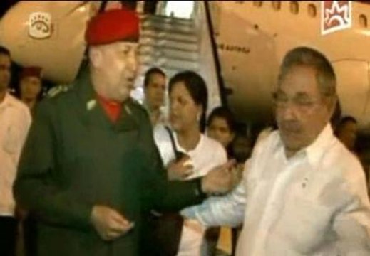 Chávez habla en una radio de su tratamiento contra el cáncer