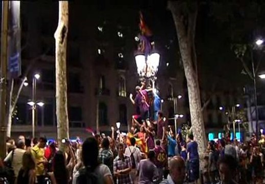 Los aficionados culés celebran el triunfo del Barça