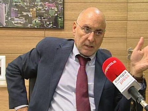 Ares acusa a Bildu de hacer guiños a ETA