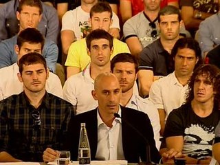 Los futbolistas irán a la huelga