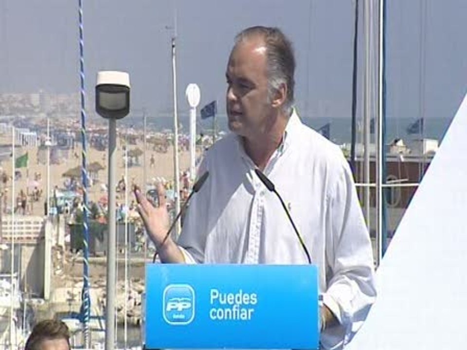 Pons: "Rubalcaba es Zapatero pero por lo oscuro"