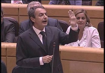 Zapatero asegura que los socialistas "sufren" cuando se toman medidas "duras y difíciles"