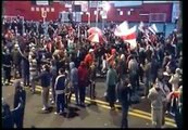 Cientos de aficionados de River Plate protestan frente al Monumental de Buenos Aires