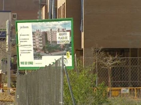 Las hipotecas sobre viviendas ahondan en su caída