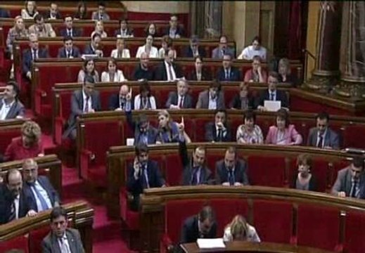 El Parlament aprueba que los Mossos puedan instalar cámaras móviles en grandes concentraciones