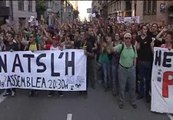 Los indignados se manifiestan ante el Palau de la Generalitat