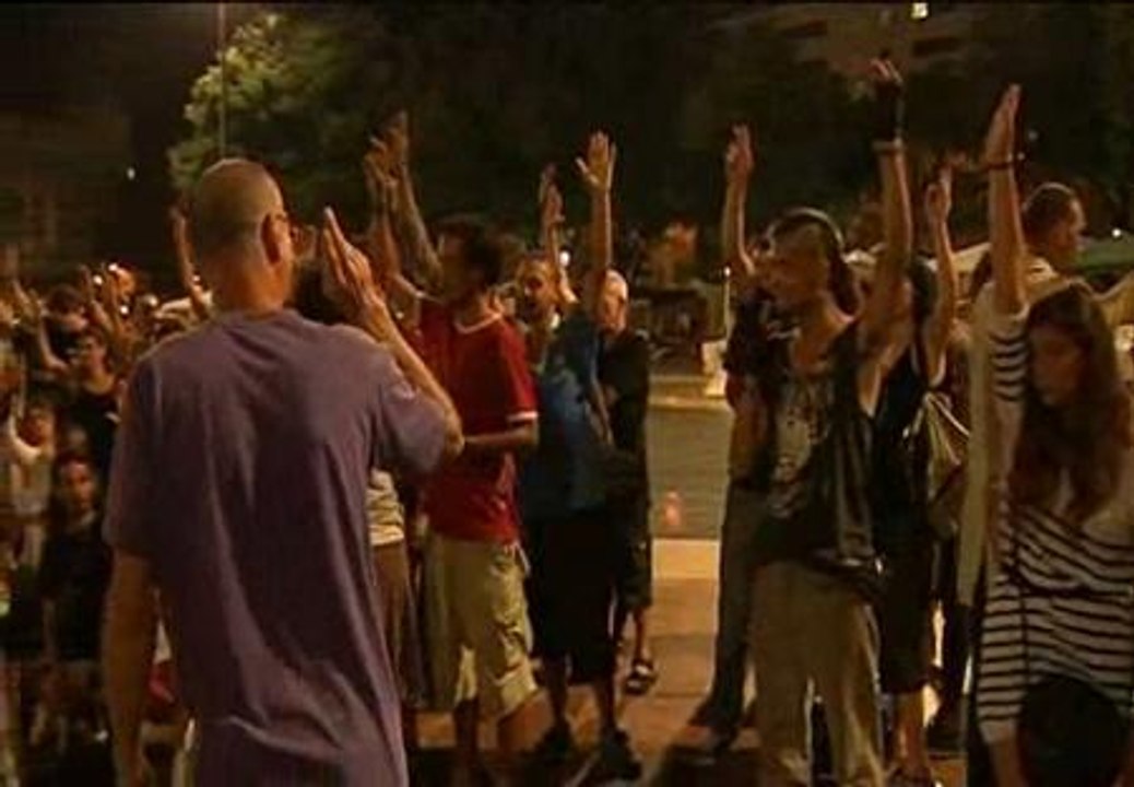 Barcelona busca una solución a sus indignados