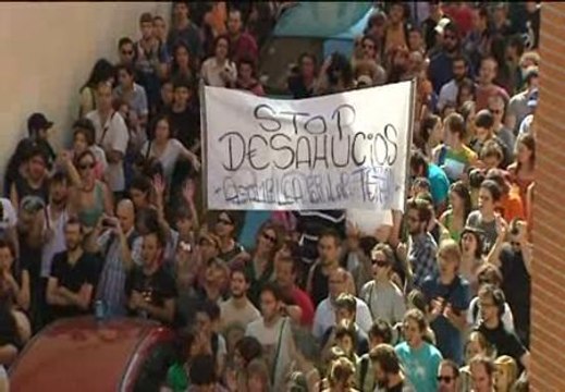 Cayo Lara, increpado por los 'indignados'