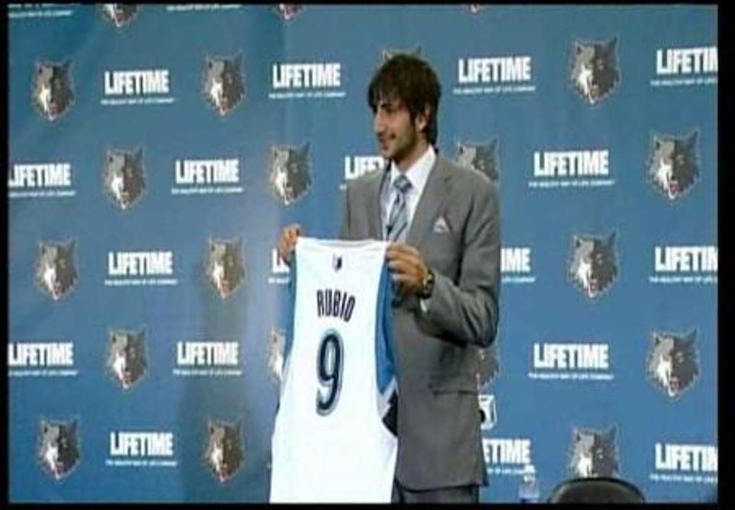 Ricky Rubio, presentado con los Minnesota Timberwolves