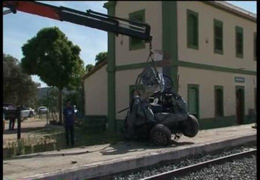 Muere una niña en un accidente entre un coche y un tren en Zamora