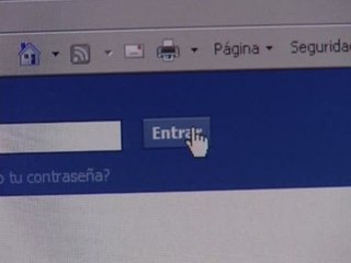 Facebook y Tuenti suspenden en la protección a menores
