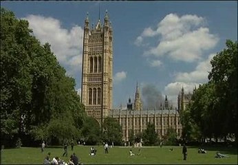 Un incendio en un edificio paraliza el centro de Londres