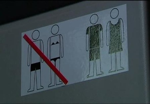 Multas de hasta 500 euros por ir sin camiseta en Barcelona