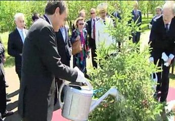 Zapatero se convierte en Rey de España en Kazajistán