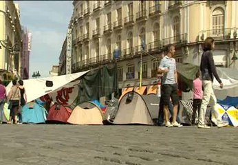 Скачать видео: Los acampados de Sol se mueven, el espíritu reivindicativo permanece