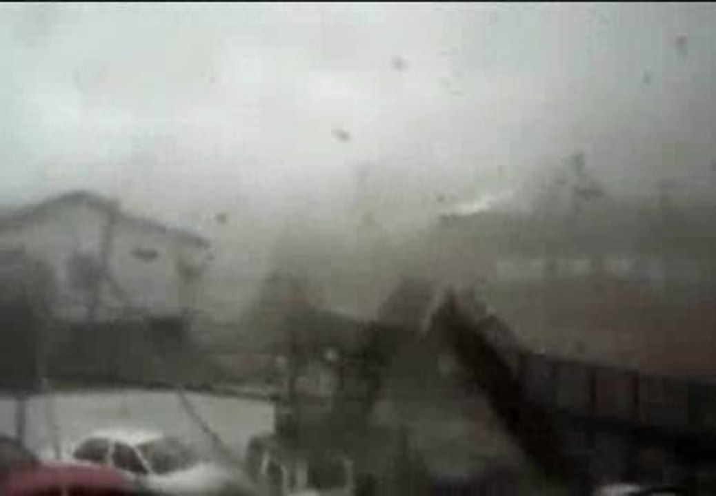Un tornado barre el sur de Chile